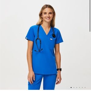 FIGS Catarina One Pocket Scrub Top